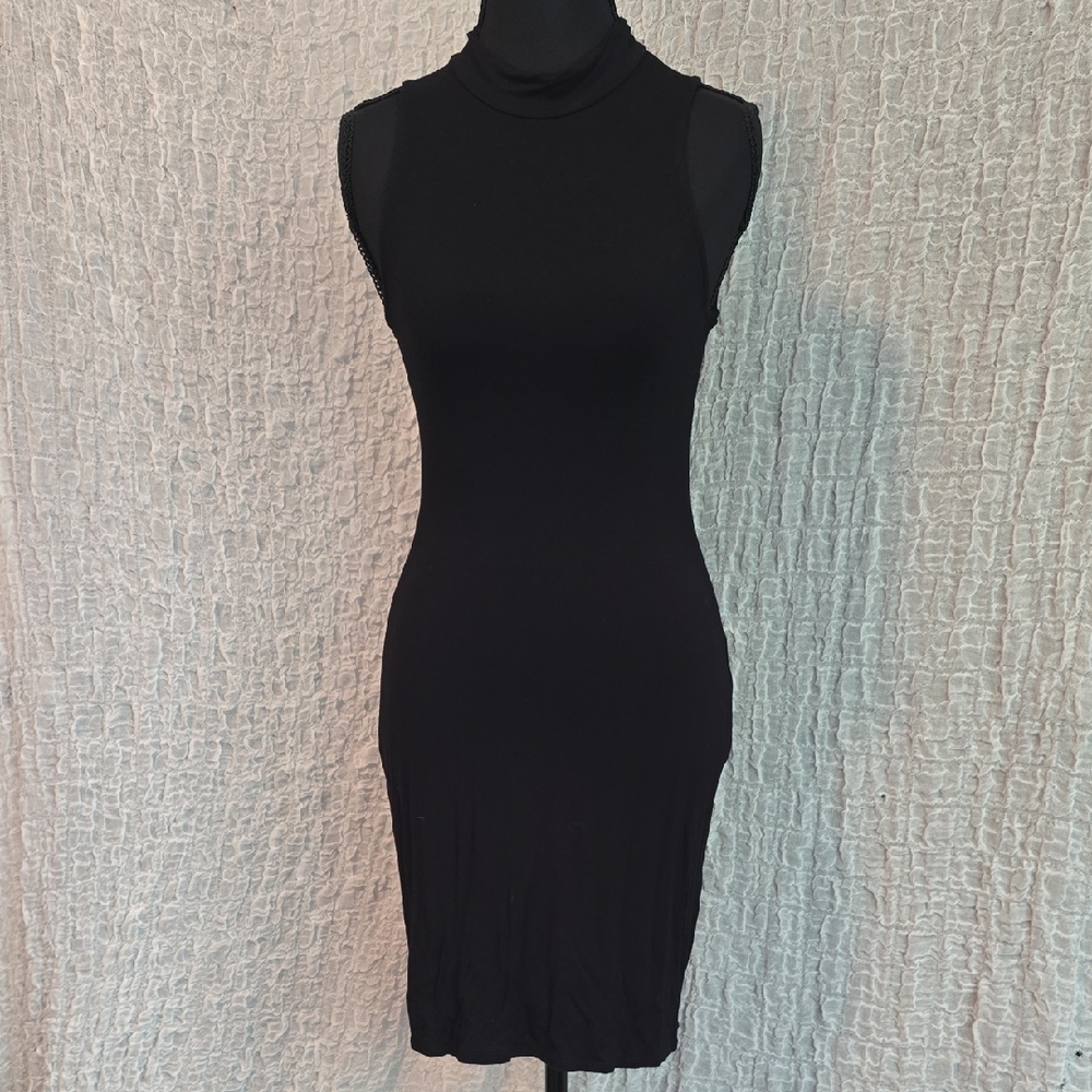 Black Sleeveless Dress